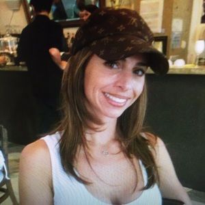 Meet your Posher, Deborah